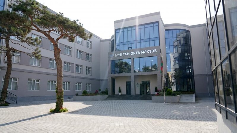 Prezident Bakıda yeni inşa edilən məktəb kompleksində yaradılan şəraitlə tanış oldu - FOTOLAR