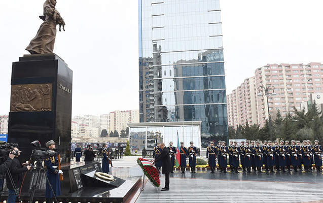 Prezident Xocalı abidəsini ziyarət etdi - YENİLƏNİB