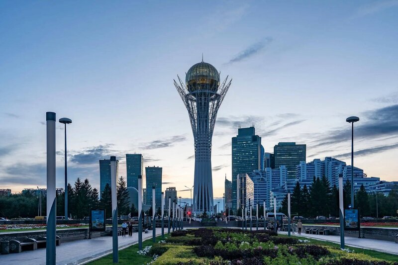 İki od arasında: Qazaxıstanın cəsarətli planı — yüksək texnologiyalı gələcək