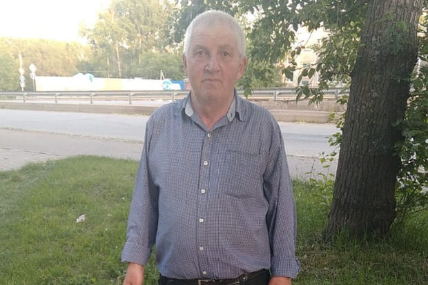 Sağ olduğu halda ölü kimi qeydiyyata salınan adam ölkəyə qayıda bilmir