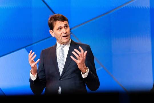 Dünyanın ən çox tələb olunan maşınını yaratmaq uğrunda yarış