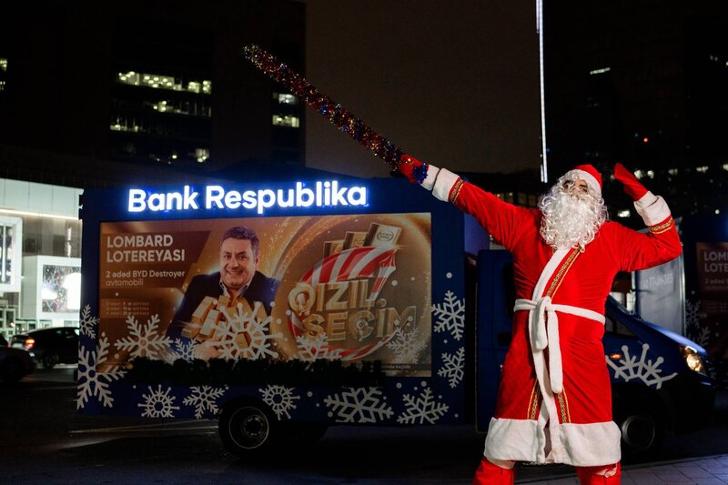 Şaxta Baba da Bank Respublika-dan hədiyyə qazanmağa tələsir