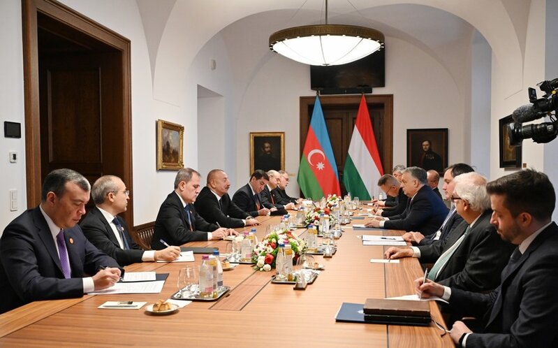 Azərbaycan Prezidentinin Macarıstanın Baş naziri ilə geniş tərkibdə görüşü oldu