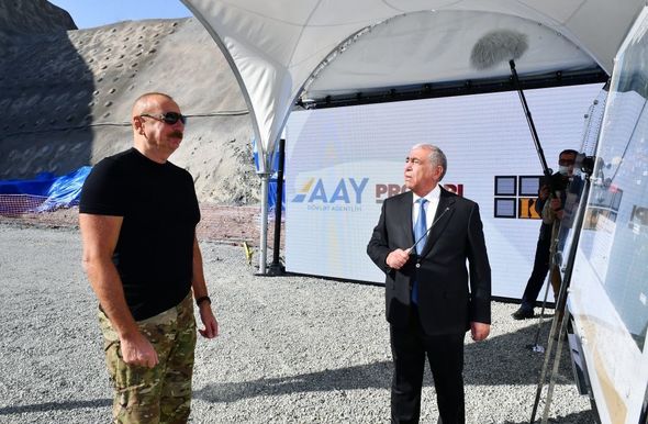 Prezident Kəlbəcər-Laçın avtomobil yolunda yeni inşa edilən tunellə tanış oldu - FOTO