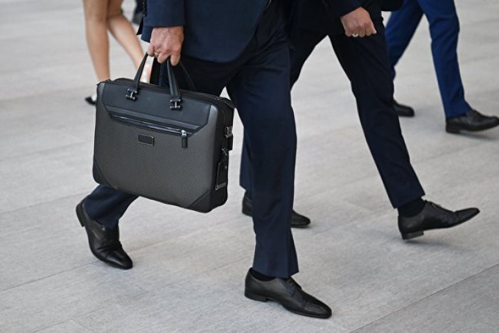 Azərbaycan Özbəkistanda aldığı bankın rəhbərliyini yenidən formalaşdırır