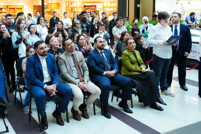 Bank of Baku-dan Autizm Maarifləndirmə ayına özəl layihə: SEVGİ VARSA, FƏRQ YOXDUR