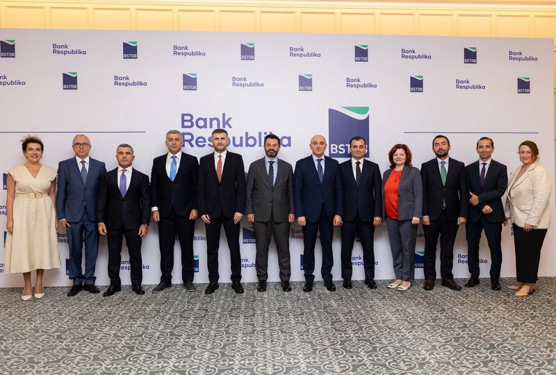 Bank Respublika və Qara Dəniz Ticarət və İnkişaf Bankı irihəcmli kredit sazişi imzalayıb