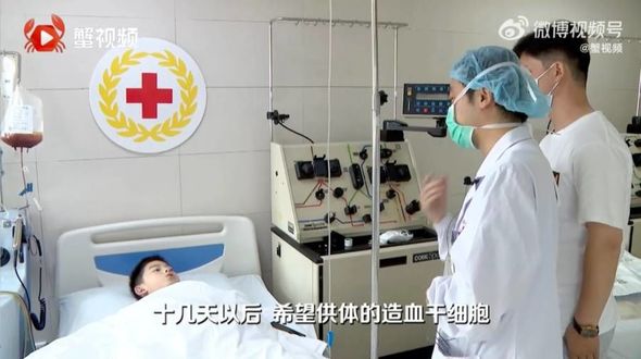 10 yaşlı cəsur uşaq anasının xilası üçün transplantasiya əməliyyatı oldu - FOTO/VİDEO