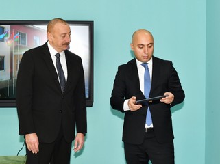 İlham Əliyev Sarayda yeni inşa edilən məktəbdə yaradılan şəraitlə tanış oldu - FOTOLAR