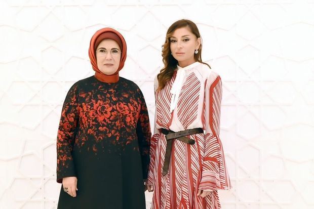 Əminə Ərdoğan Mehriban Əliyevanı təbrik etdi