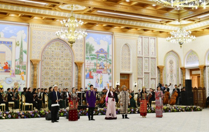 Birinci xanım Səmərqənddə təşkil olunan naharda iştirak etdi - FOTO