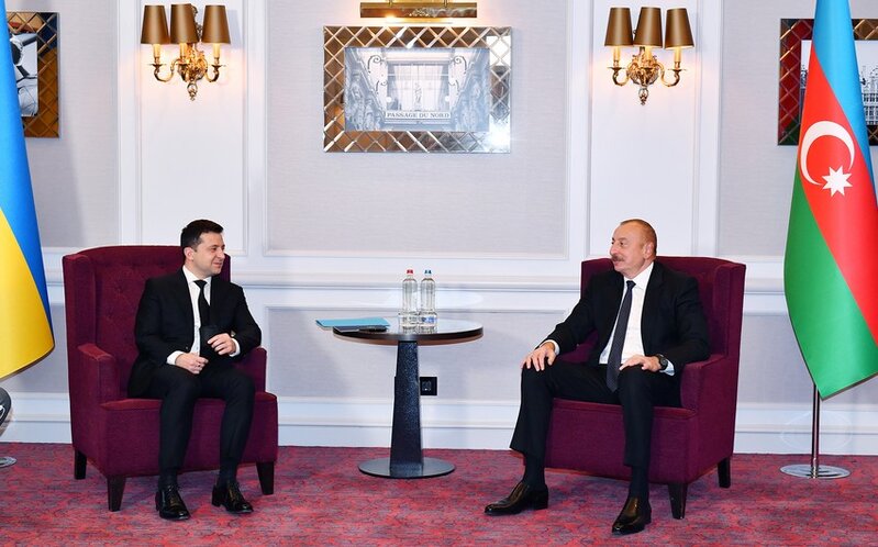 İlham Əliyev Volodimir Zelenskini təbrik etdi