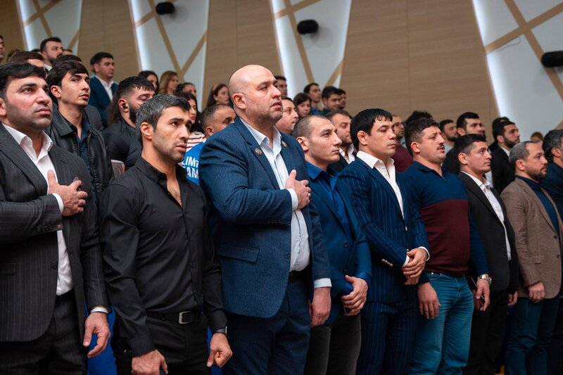 Çempionlar Yelo Bank-da