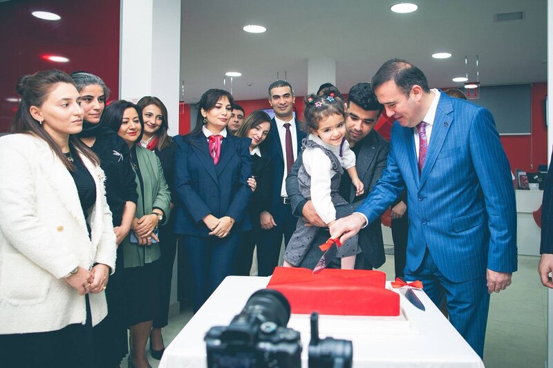 Kapital Bank şəhid əməkdaşının adını daşıyan filialının açılışını etdi