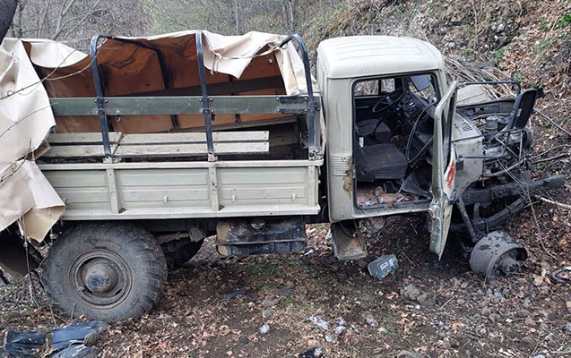 Hərbçilərimizin minaya düşdüyü maşının son halı - FOTOLAR