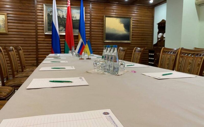 Rəsmi Kiyev Kremllə danışıqlara hansı şərtlər altında gedəcəyini açıqladı