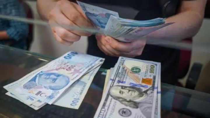 Türkiyədə ilk dəfə 1 dollar 36 Türkiyə lirəsini keçib