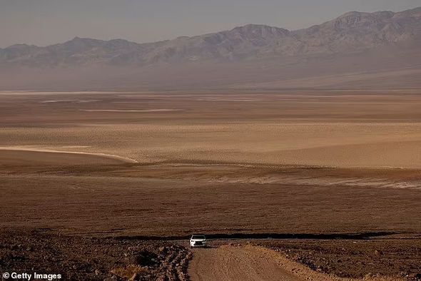Yolu azan tanınmış musiqiçi evinin 32 km-liyində aclıqdan və susuzluqdan ölüb - FOTO