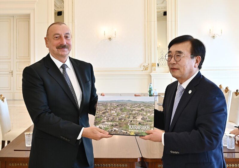 İlham Əliyev Koreya Prezidentinin xüsusi nümayəndəsini qəbul etdi - FOTOLAR