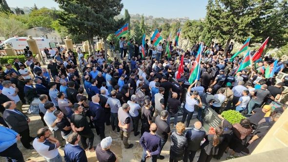 Şəhid olan 18 yaşlı əsgərimiz Bülbülədə dəfn olundu - FOTO