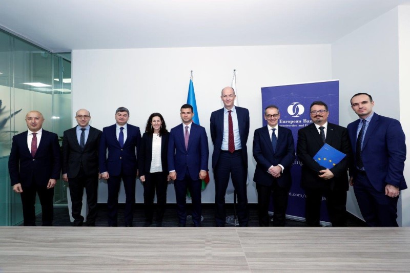 Azərbaycan şirkətinə 4,2 milyon dollarlıq kreditin ayrılması barədə sənəd imzalandı