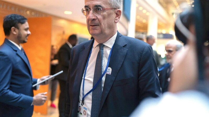 Fransa Bankının rəhbəri: Ölkə tədricən boğulma təhlükəsi ilə üz-üzədir