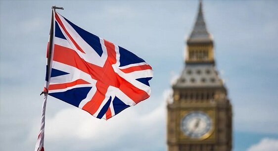 Böyük Britaniya maliyyə ilinin ilk yarısında hədəfdən artıq borclanıb