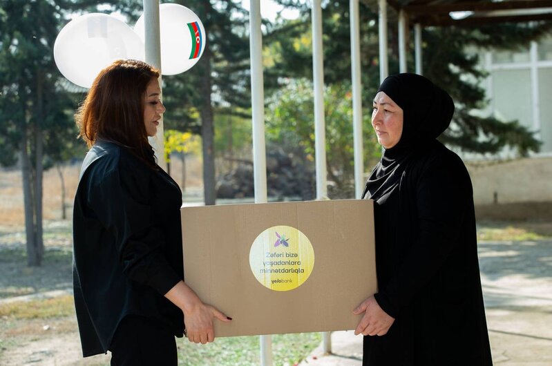 Yelo Bank Xocavənddə yaşayan şəhid ailələrinə Zəfər sovqatı təqdim edib