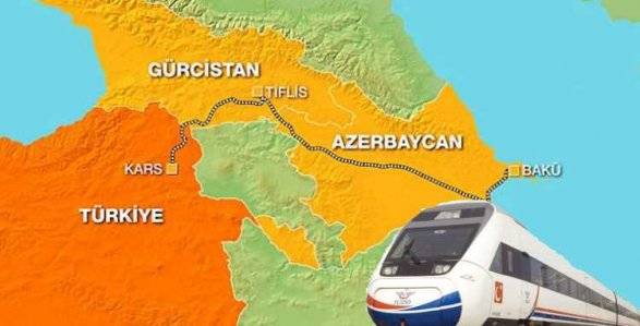 Bakı-Tbilisi-Qars dəmir yolu ilə bağlı imzalanmış üçtərəfli Saziş Azərbaycana nə verəcək?