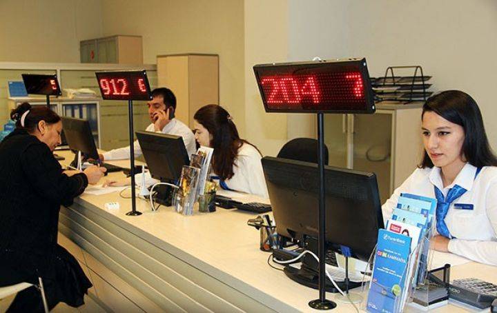 Azərbaycanda bank işçilərinin sayı son ayda 100 nəfərə yaxın artıb