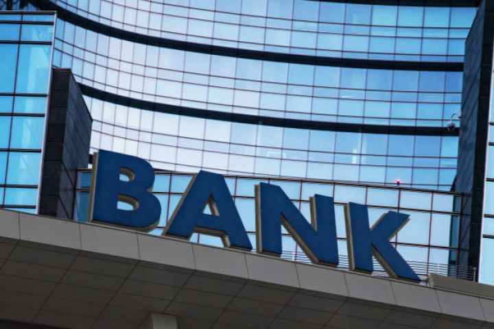 Ən böyük banklarından biri maliyyə vəziyyətini açıqladı - AKTİVLƏRİ 1,7 MİLYARDI KEÇİB