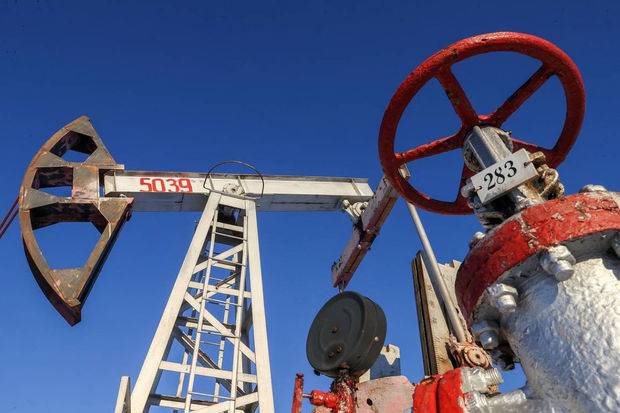 Bloomberg: Rusiyada neft emalı minimuma enib