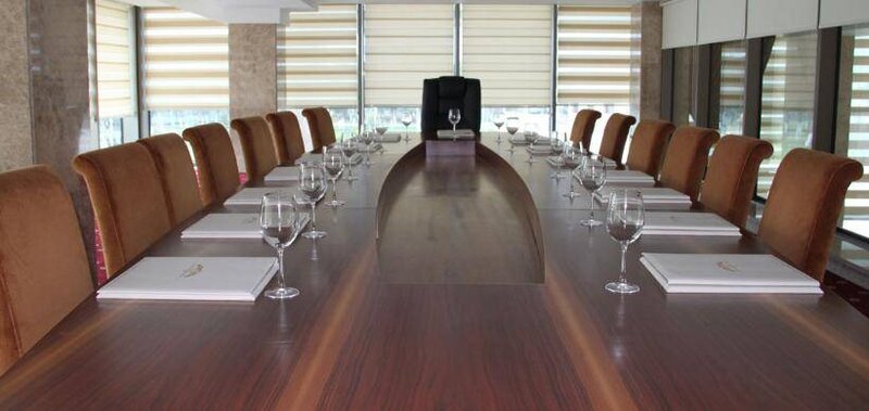 Ləğv prosesində olan bankın iclası təxirə salınıb