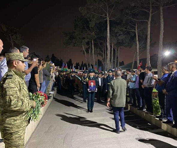 Şəhid kapitan Fərid Mehbalıyev İkinci Şəhidlər Xiyabanında dəfn olundu - FOTO