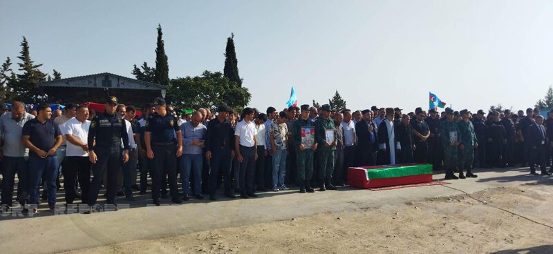 Şəhid Rafail Fətullayev Neftçalada dəfn olundu - FOTOLAR