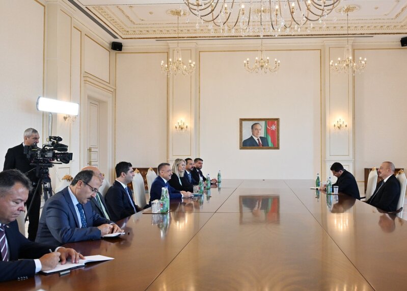 Prezident Fuad Oktayı qəbul etdi - FOTO