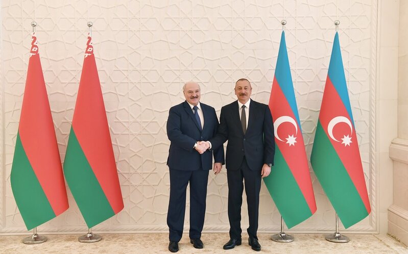 İlham Əliyev Lukaşenkoya zəng etdi