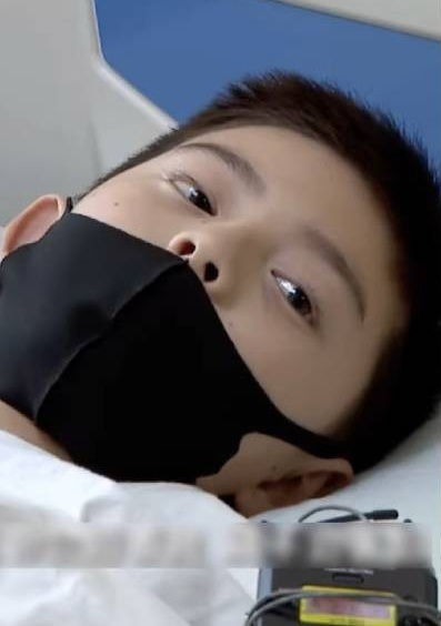 10 yaşlı cəsur uşaq anasının xilası üçün transplantasiya əməliyyatı oldu - FOTO/VİDEO