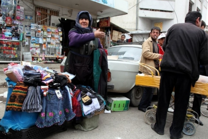 Azərbaycanda küçə ticarəti ilə bağlı yeni - QƏRAR