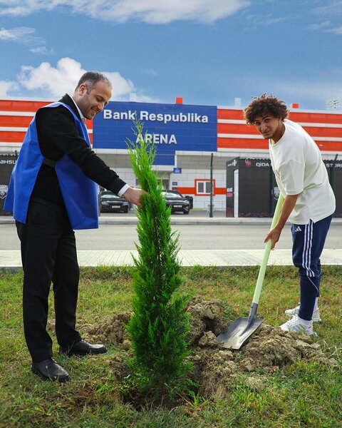 Bank Respublika və Sabah FK ağacəkmə aksiyası keçirdi