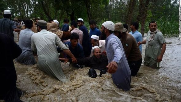 Pakistanda təbii fəlakət 100 km enində göl yaratdı - FOTO/VİDEO