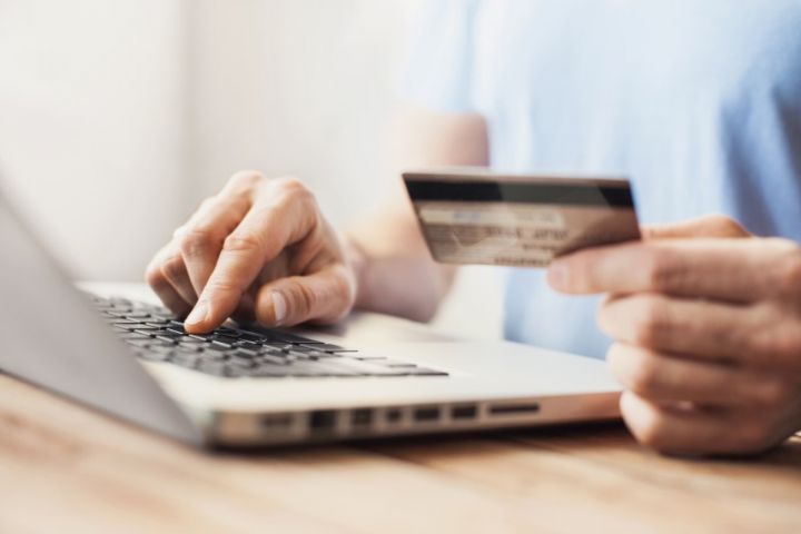 Köçürmələrin 73%-i rəqəmsal bankçılıq vasitəsilə aparılıb - 244 MİLYARD MANAT