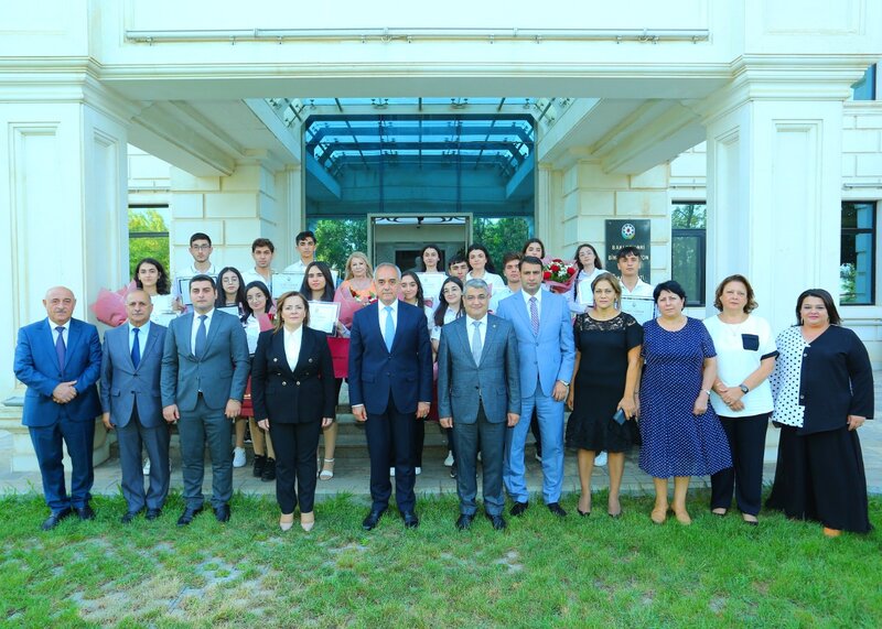 Binəqədi rayonunda təhsil konfransı keçirildi - FOTOLAR