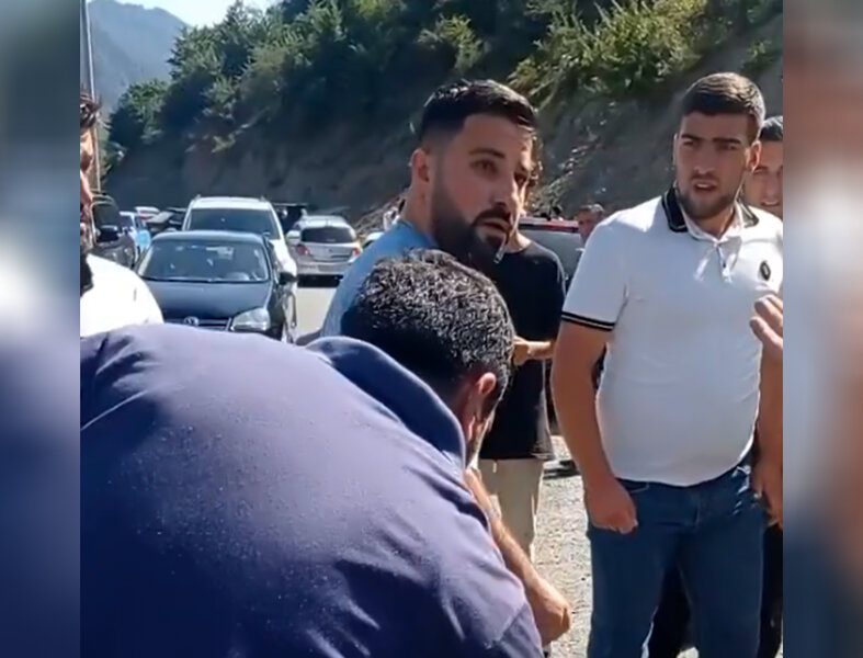 Laza sakinləri turistləri kəndə buraxmadı - SƏBƏB - VİDEO