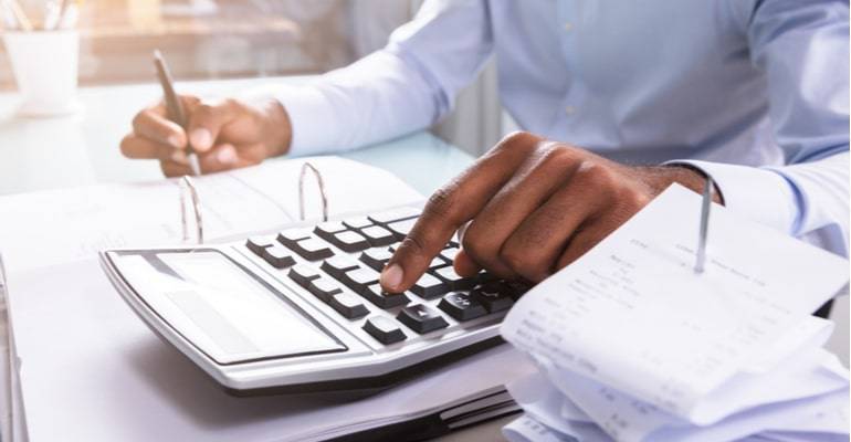 Azərbaycanda əməkhaqqında cinsə görə ayrı-seçkiliyin qarşısının alınması təklif edilir