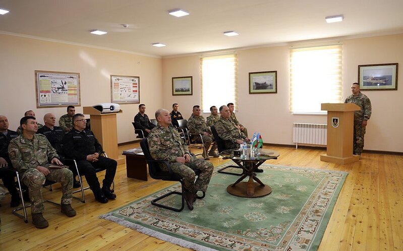 Özbəkistanın müdafiə naziri xüsusi təyinatlıların məşğələlərini izlədi - FOTO