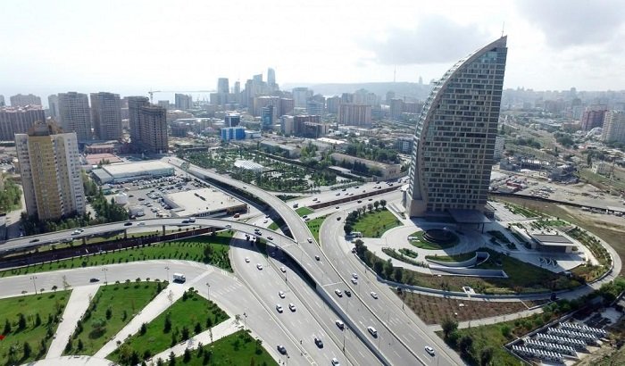 Əcnəbilərin manatda uzunmüddətli əmanətləri tarixi rekord yeniləyib