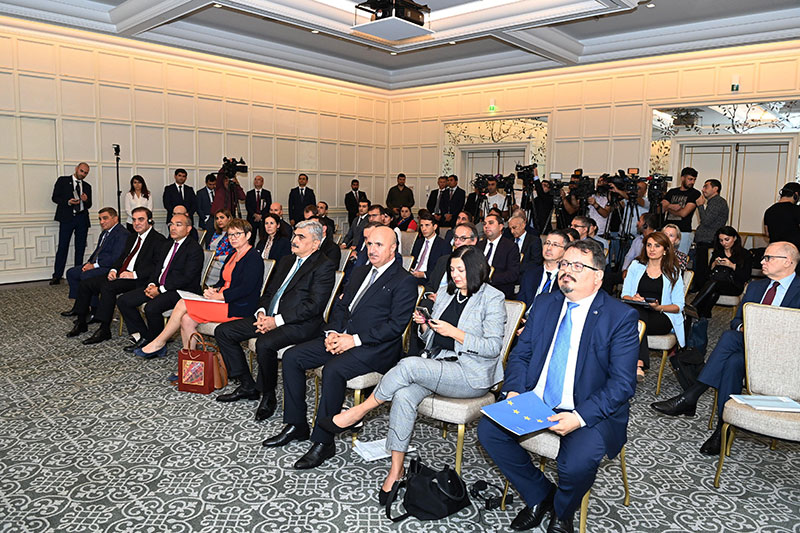 Azərbaycan Avropa Bankı ilə 2 sənəd imzaladı - İriməbləğli kredit ayırılacaq