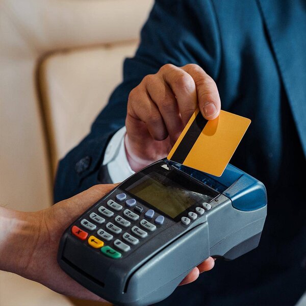 POS-terminallarla ödənişlər yeni rekord vurub