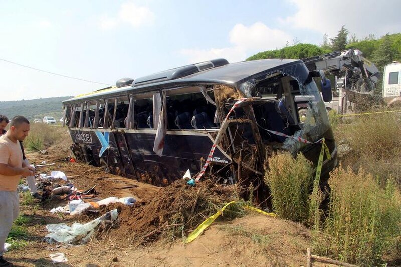 Türkiyədə turistləri daşıyan avtobus aşdı - Ölən və yaralanan var